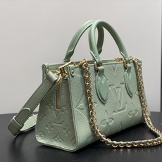 【顶级原单】M2A337薄荷绿 全皮压花链条四方包 OnTheGo 小号手袋 本款 Monogram Empreinte 【顶级原单】M2A337薄荷绿 全皮压花链条四方包 OnTheGo 小号手袋 本款 Monogram Empreinte