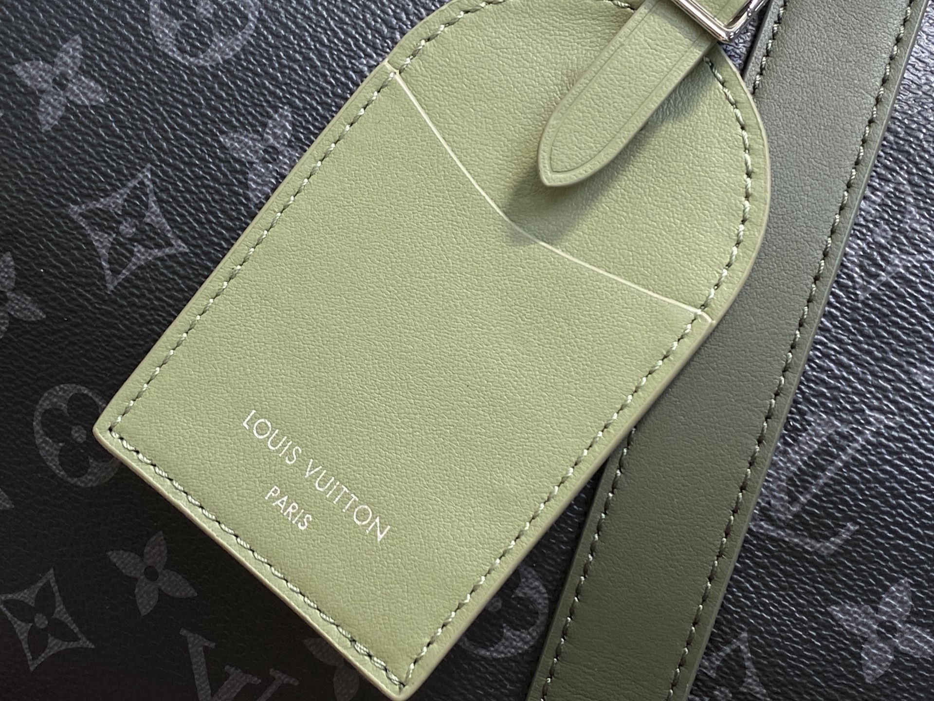 【顶级原单】M28837黑花卡其绿 45cm旅行袋 Keepall Bandoulière 45 旅行袋 本款采用Mon 【顶级原单】M28837黑花卡其绿 45cm旅行袋 Keepall Bandoulière 45 旅行袋 本款采用Mon