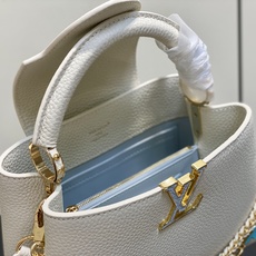 【顶级原单】M29608米白 链条全皮cap那英款 当季新款 CAPUCINES BB 手袋 本款 Capucines 【顶级原单】M29608米白 链条全皮cap那英款 当季新款 CAPUCINES BB 手袋 本款 Capucines