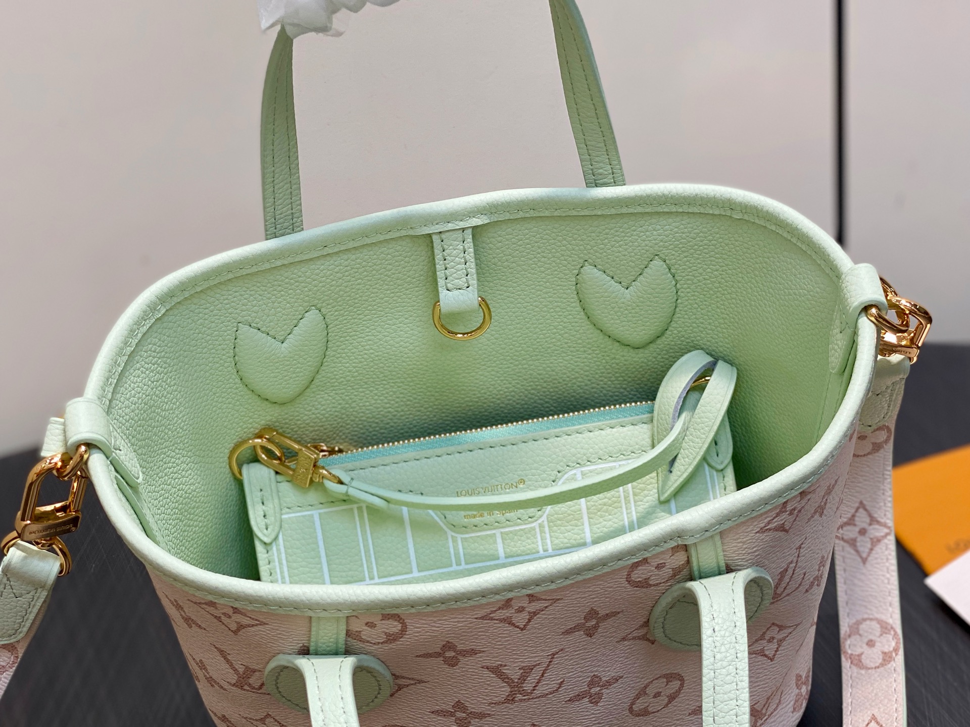 【顶级原单】M2A465沙丘色/绿色 双面子母包购物袋 Neverfull Inside Out BB 手袋 本款 Ne 【顶级原单】M2A465沙丘色/绿色 双面子母包购物袋 Neverfull Inside Out BB 手袋 本款 Ne