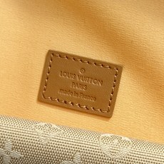【顶级原单】M92694姜黄色 中古丹宁牛仔法棍腋下包元宝包 Vintage lv 手袋 取材 Monogram 棉质丹 【顶级原单】M92694姜黄色 中古丹宁牛仔法棍腋下包元宝包 Vintage lv 手袋 取材 Monogram 棉质丹