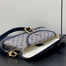 【顶级原单】M92690蓝白色 中古丹宁牛仔法棍腋下包元宝包 Vintage lv 手袋 取材 Monogram 棉质丹 【顶级原单】M92690蓝白色 中古丹宁牛仔法棍腋下包元宝包 Vintage lv 手袋 取材 Monogram 棉质丹