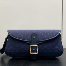 【顶级原单】M92692蓝色 中古丹宁牛仔法棍腋下包元宝包 Vintage lv 手袋 取材 Monogram 棉质丹宁 【顶级原单】M92692蓝色 中古丹宁牛仔法棍腋下包元宝包 Vintage lv 手袋 取材 Monogram 棉质丹宁