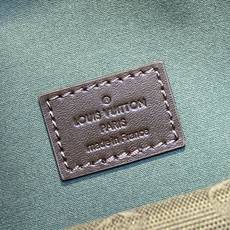 【顶级原单】M92693绿色 中古丹宁牛仔法棍腋下包元宝包 Vintage lv 手袋 取材 Monogram 棉质丹宁 【顶级原单】M92693绿色 中古丹宁牛仔法棍腋下包元宝包 Vintage lv 手袋 取材 Monogram 棉质丹宁