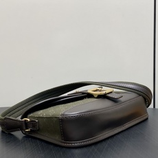 【顶级原单】M92693绿色 中古丹宁牛仔法棍腋下包元宝包 Vintage lv 手袋 取材 Monogram 棉质丹宁 【顶级原单】M92693绿色 中古丹宁牛仔法棍腋下包元宝包 Vintage lv 手袋 取材 Monogram 棉质丹宁