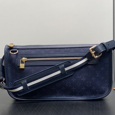 【顶级原单】M92330深蓝色 丹宁牛仔开口笑腋下包 Lucille小号手提袋 Vintage Lv手袋丹宁牛仔搭配牛皮 【顶级原单】M92330深蓝色 丹宁牛仔开口笑腋下包 Lucille小号手提袋 Vintage Lv手袋丹宁牛仔搭配牛皮