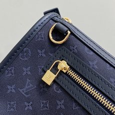 【顶级原单】M92330深蓝色 丹宁牛仔开口笑腋下包 Lucille小号手提袋 Vintage Lv手袋丹宁牛仔搭配牛皮 【顶级原单】M92330深蓝色 丹宁牛仔开口笑腋下包 Lucille小号手提袋 Vintage Lv手袋丹宁牛仔搭配牛皮