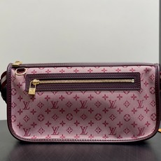 【顶级原单】M92331树莓粉 丹宁牛仔开口笑腋下包 Lucille小号手提袋 Vintage Lv手袋丹宁牛仔搭配牛皮 【顶级原单】M92331树莓粉 丹宁牛仔开口笑腋下包 Lucille小号手提袋 Vintage Lv手袋丹宁牛仔搭配牛皮