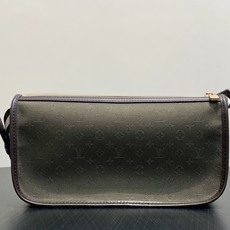 【顶级原单】M92332绿色 丹宁牛仔开口笑腋下包 Lucille小号手提袋 Vintage Lv手袋丹宁牛仔搭配牛皮饰 【顶级原单】M92332绿色 丹宁牛仔开口笑腋下包 Lucille小号手提袋 Vintage Lv手袋丹宁牛仔搭配牛皮饰