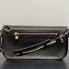 【顶级原单】M92332绿色 丹宁牛仔开口笑腋下包 Lucille小号手提袋 Vintage Lv手袋丹宁牛仔搭配牛皮饰 【顶级原单】M92332绿色 丹宁牛仔开口笑腋下包 Lucille小号手提袋 Vintage Lv手袋丹宁牛仔搭配牛皮饰