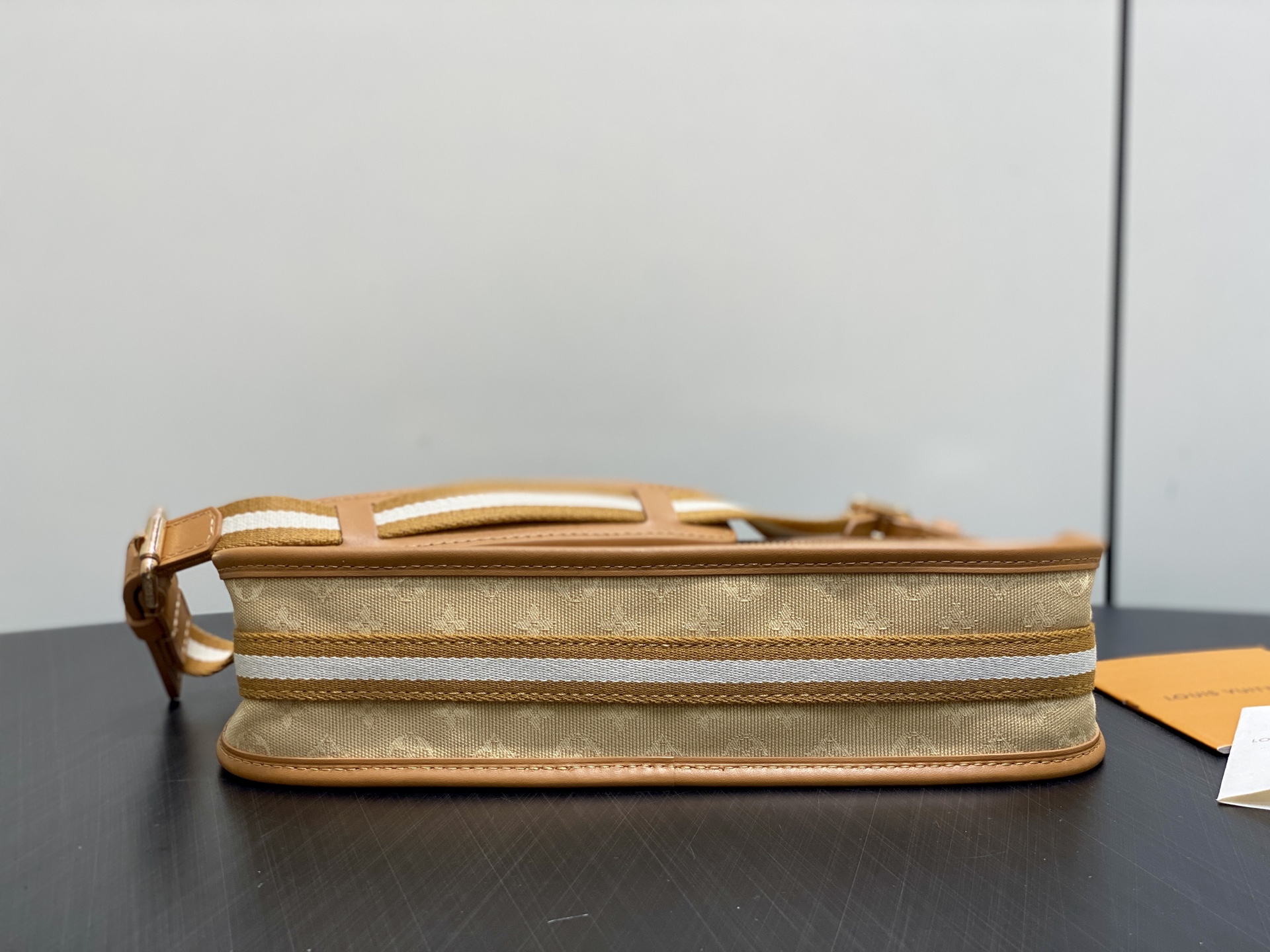 【顶级原单】M92333黄色 丹宁牛仔开口笑腋下包 Lucille小号手提袋 Vintage Lv手袋丹宁牛仔搭配牛皮饰