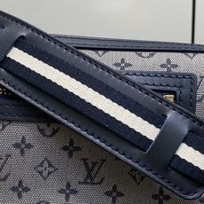 【顶级原单】M92334蓝白 丹宁牛仔开口笑腋下包 Lucille小号手提袋 Vintage Lv手袋丹宁牛仔搭配牛皮饰 【顶级原单】M92334蓝白 丹宁牛仔开口笑腋下包 Lucille小号手提袋 Vintage Lv手袋丹宁牛仔搭配牛皮饰