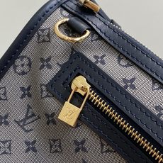 【顶级原单】M92334蓝白 丹宁牛仔开口笑腋下包 Lucille小号手提袋 Vintage Lv手袋丹宁牛仔搭配牛皮饰 【顶级原单】M92334蓝白 丹宁牛仔开口笑腋下包 Lucille小号手提袋 Vintage Lv手袋丹宁牛仔搭配牛皮饰