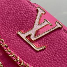 【顶级原单】M29608玫红色 链条全皮cap那英款 当季新款 CAPUCINES 迷你手袋 本款 Capucines 【顶级原单】M29608玫红色 链条全皮cap那英款 当季新款 CAPUCINES 迷你手袋 本款 Capucines