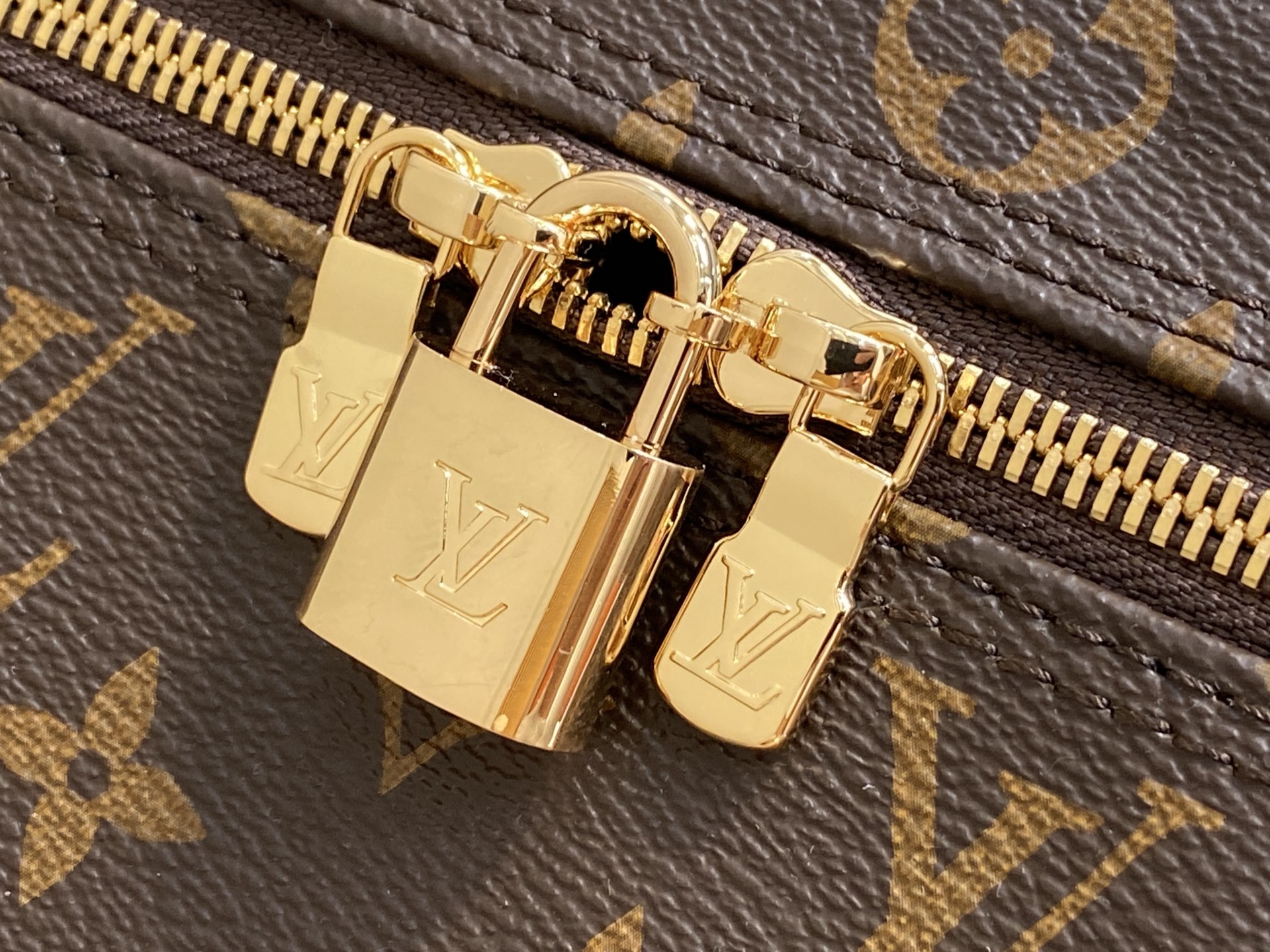 【顶级原单】M44935老花 大号化妆包化妆箱 NICE VANITY 化妆包 Nice Vanity 化妆包凝聚潮流风