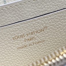 【顶级原单】M29805薄荷绿 全皮压花零钱包 Rosalie 零钱包 本款为 Monogram Empreinte 皮 【顶级原单】M29805薄荷绿 全皮压花零钱包 Rosalie 零钱包 本款为 Monogram Empreinte 皮