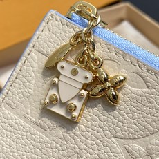 【顶级原单】M29797杏色 全皮压花零钱包 Rosalie 零钱包 本款为 Monogram Empreinte 皮革 【顶级原单】M29797杏色 全皮压花零钱包 Rosalie 零钱包 本款为 Monogram Empreinte 皮革