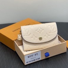 【顶级原单】M29797杏色 全皮压花零钱包 Rosalie 零钱包 本款为 Monogram Empreinte 皮革 【顶级原单】M29797杏色 全皮压花零钱包 Rosalie 零钱包 本款为 Monogram Empreinte 皮革