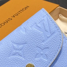 【顶级原单】M29796蓝色 全皮压花零钱包 Rosalie 零钱包 本款为 Monogram Empreinte 皮革 【顶级原单】M29796蓝色 全皮压花零钱包 Rosalie 零钱包 本款为 Monogram Empreinte 皮革