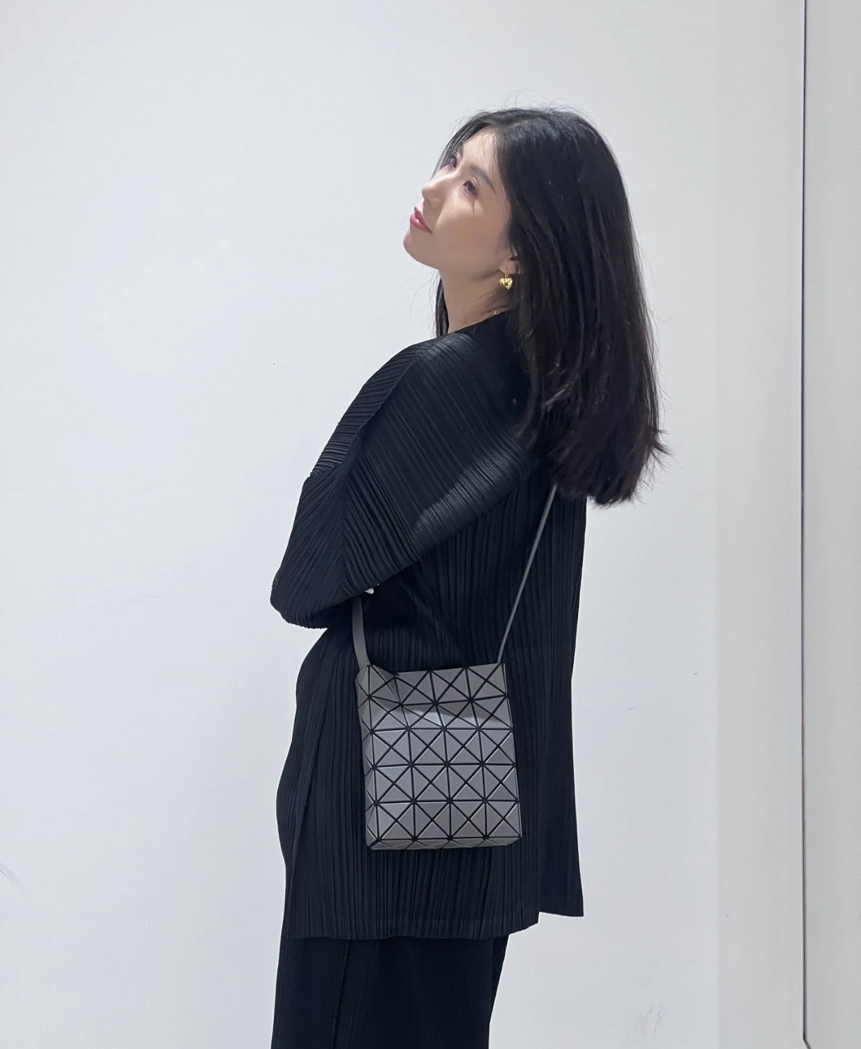 Issey Miyake August Limited Edition Small Square Crossbody Bag 10 i1757237866586 5607 0 8