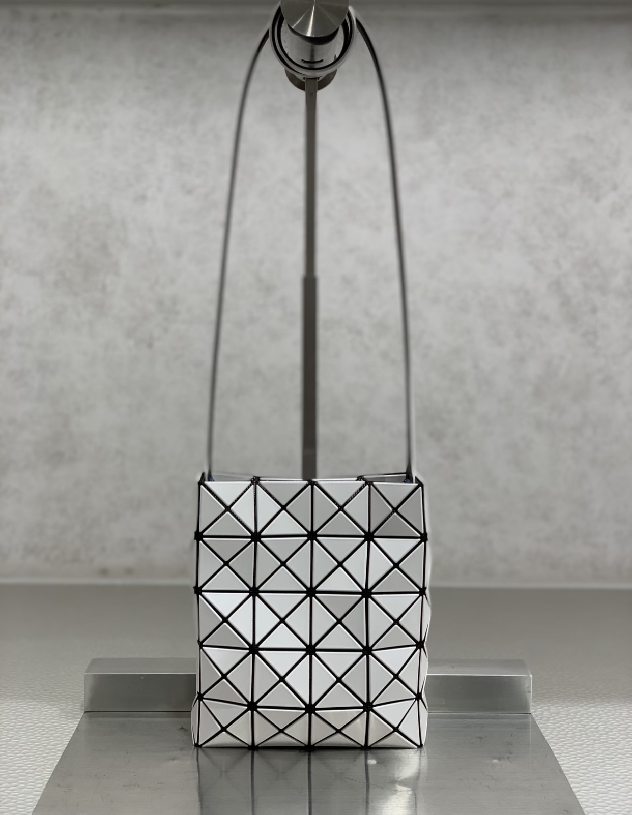 Issey Miyake Bao Bao White Crossbody Bag - Classic & Versatile 5 i1757237950090 9582 0 0