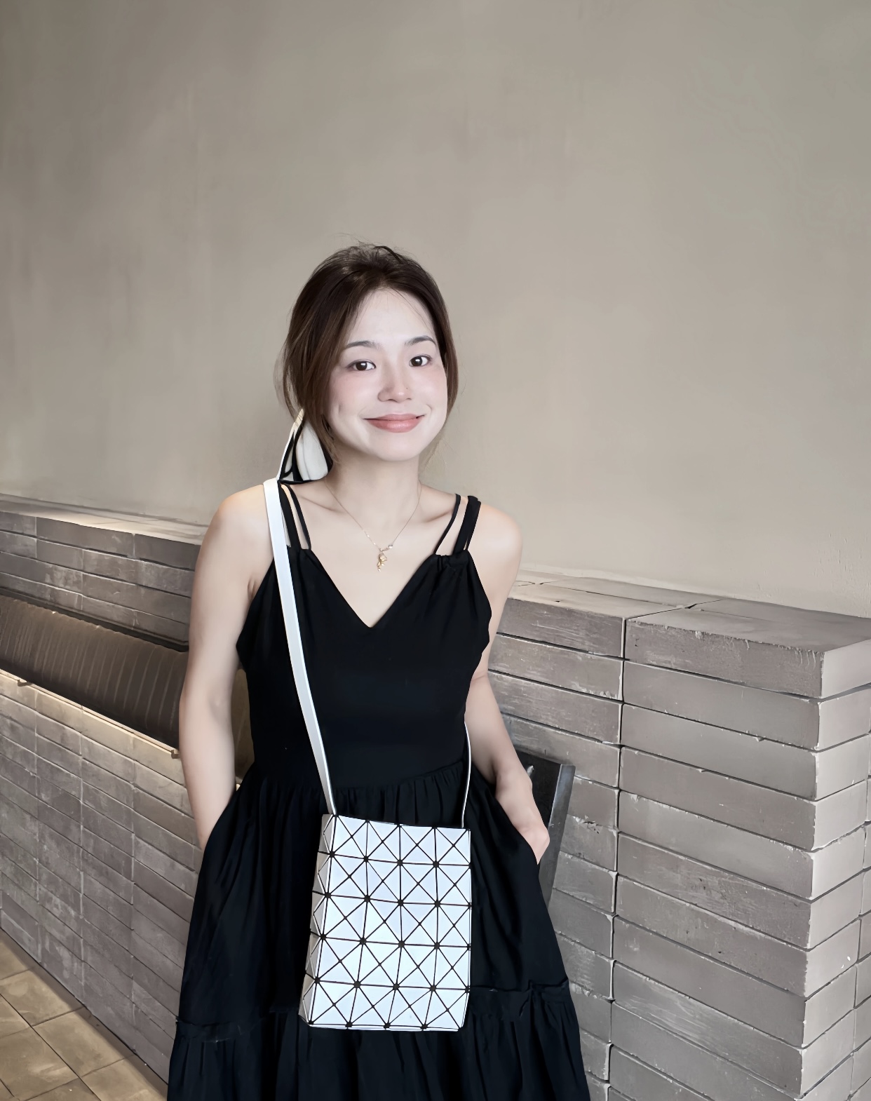 Issey Miyake Bao Bao White Crossbody Bag - Classic & Versatile 4 i1757237950101 2386 0 6