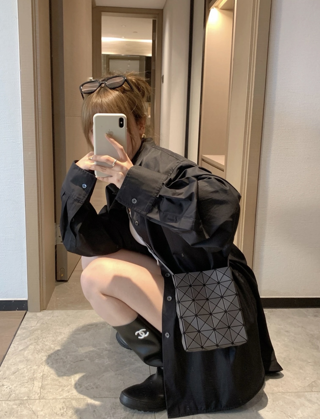 Issey Miyake BAOBAO BB26 Mini Crossbody Bag - Stylish & Functional 6 i1757239246561 4039 0 5