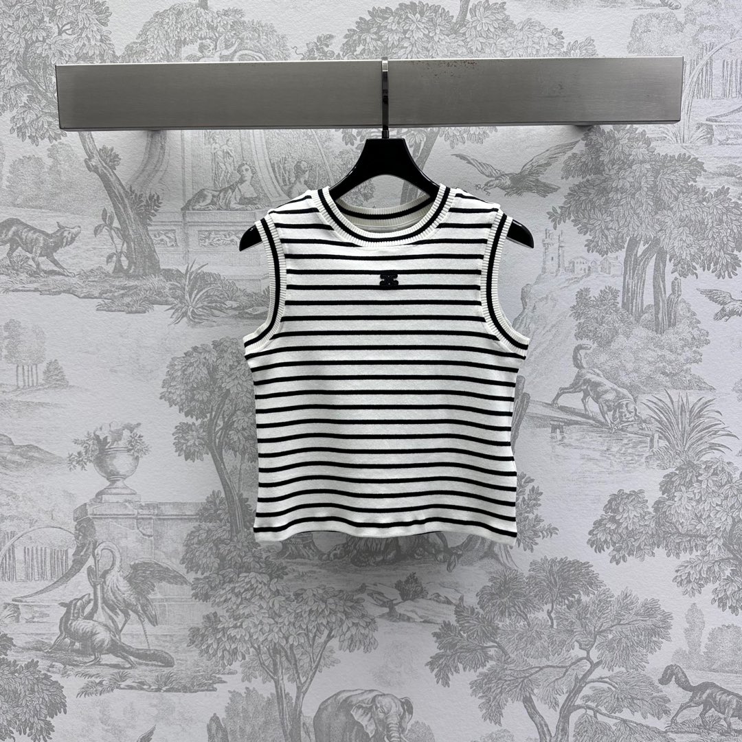 NO:411340,Celin*2025 new product launches the logo short striped vest custom YB imported native cotton material, breathable and comfortable, full texture, black and white stripes intertwined, combined with black and white collar edge contrasting design, add layered look, the chest is decorated with iconic letter logos to highlight the brand tone, surface auxiliary materials development, slim short vest tailoring, simple styles to show sexy personality, single wear layered and relaxed tone, light luxury and fashionable temperament, the first choice for fashion outfits in all seasons, high version, celine, alexander wang19860909Celin*2025新品上架徽标短款条纹背心定制YB进口原生全棉材质 透气舒适 质感十足 通体黑白条纹交错 配合黑白领边撞色设计 增添造型层次感 胸前饰以标志性字母徽标点缀装饰 彰显品牌调性 面辅料开发 修身短款背心剪裁 让简单款式穿出性感个性 单穿叠穿松弛调性 轻奢时髦气质 四季时尚穿搭首选 高版本,,celine,alexander wang,Women's clothing