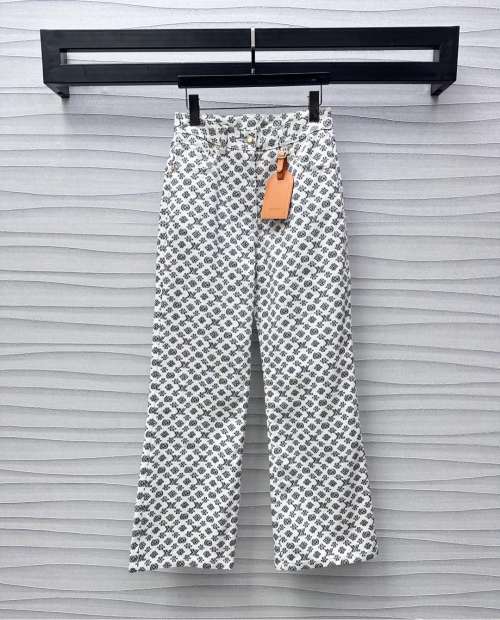 Louis Vuitton Women's High-Waist Printed Trousers, Stylish & Comfortable 1 Louis Vuitton Women's High-Waist Printed Trousers, Stylish & Comfortable