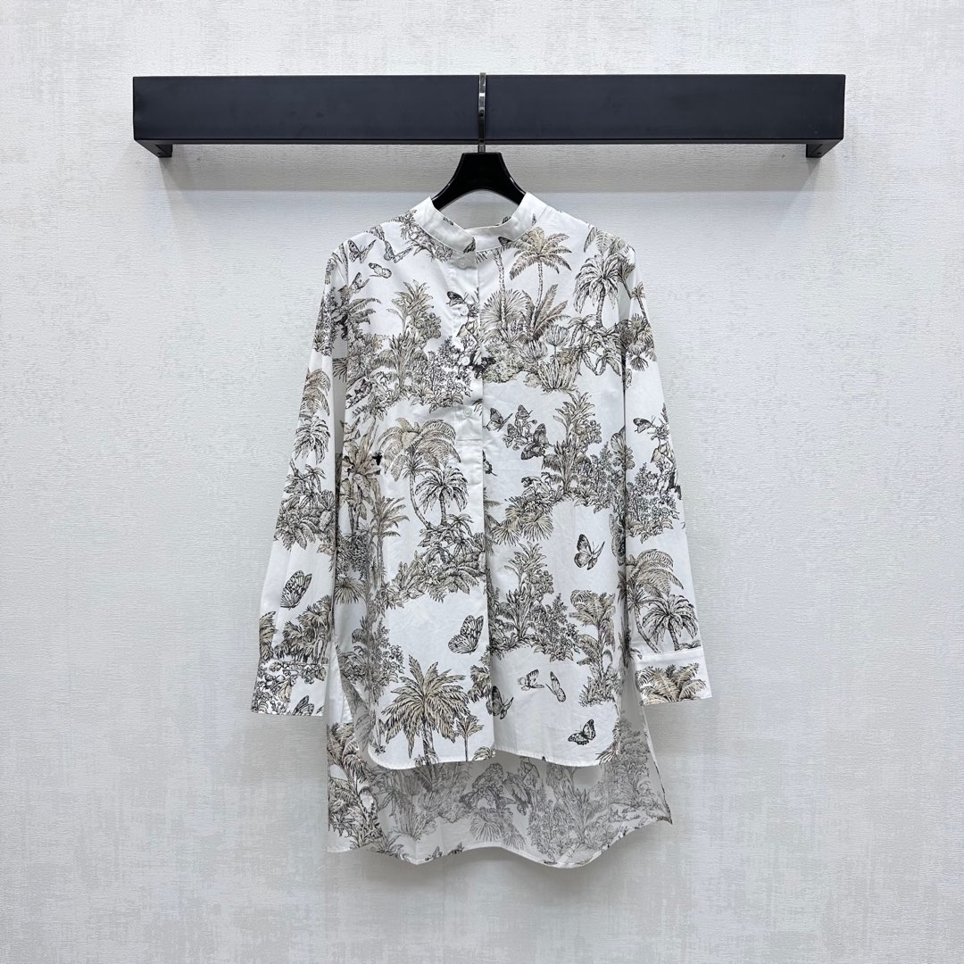 NO:445180,Dio*2025 new product is on the shelves of printed stand-up collar long-sleeved shirts, customized YB imported cotton material, breathable and comfortable, full of printed coconut butterflies and other natural elements of animals and plants, highlighting the brand tone, light color matching is quite new Chinese style, and echoes the refreshing vacation atmosphere of the hot summer. Half-plate button adjustment, combined with the use of short front and long back irregular cut design to add a sense of styling. Developed with the development of auxiliary materials, small stand-up collar long-sleeved shirts, cut with skirts in the same series, more elegant and elegant commuting vacations, high-end version,,dior, skirts,shirts,alexander wang19860909Dio*2025新品上架印花立领长袖衬衫定制YB进口全棉材质 透气舒适 通体满印椰树蝴蝶等动植物自然元素 彰显品牌调性 配色清淡颇具新中式风格 同时呼应炎炎夏日的清爽度假气息 半开襟纽扣调节 配合利用前短后长不规则裁剪设计 增添造型层次感 面辅料开发 小立领长袖衬衫剪裁 可搭配同系列半裙 通勤度假更为气质高雅  高版本,,dior,skirts,shirts,alexander wang,Women's clothing