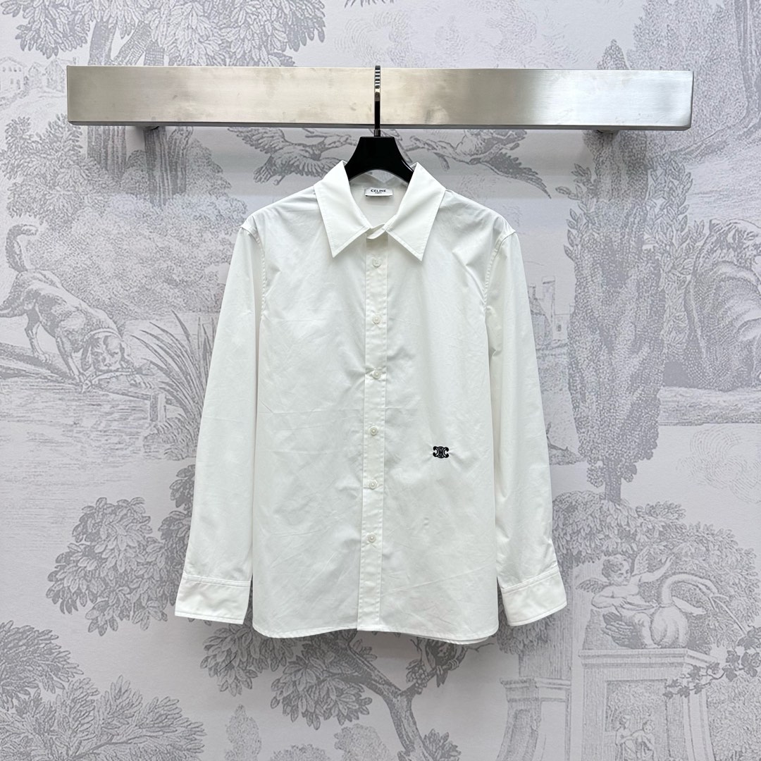 NO:450963,Celin*2025 new product on-the-shelf lapel long-sleeved shirt customized YB imported twill cotton material breathable and comfortable, smooth and textured, voxel color base, combined with the iconic letter embroidery embellishment at waist, highlighting the brand tone, open button adjustment design, add layering, simple and fashionable, surface auxiliary material development, lapel long-sleeved shirt tailoring, upper body fashionable temperament, daily commuting outfits and casual fashion, high version,,celine,shirts,alexander wang19860909Celin*2025新品上架翻领长袖衬衫定制YB进口斜纹全棉材质 透气舒适 垂顺有质 通体素色打底 配合腰间标志性字母刺绣点缀装饰 彰显品牌调性 开襟纽扣调节设计 增添造型层次感 简约时尚 面辅料开发 翻领长袖衬衣剪裁 上身时髦气质 日常通勤穿搭休闲时尚  高版本,,celine,shirts,alexander wang,Women's clothing