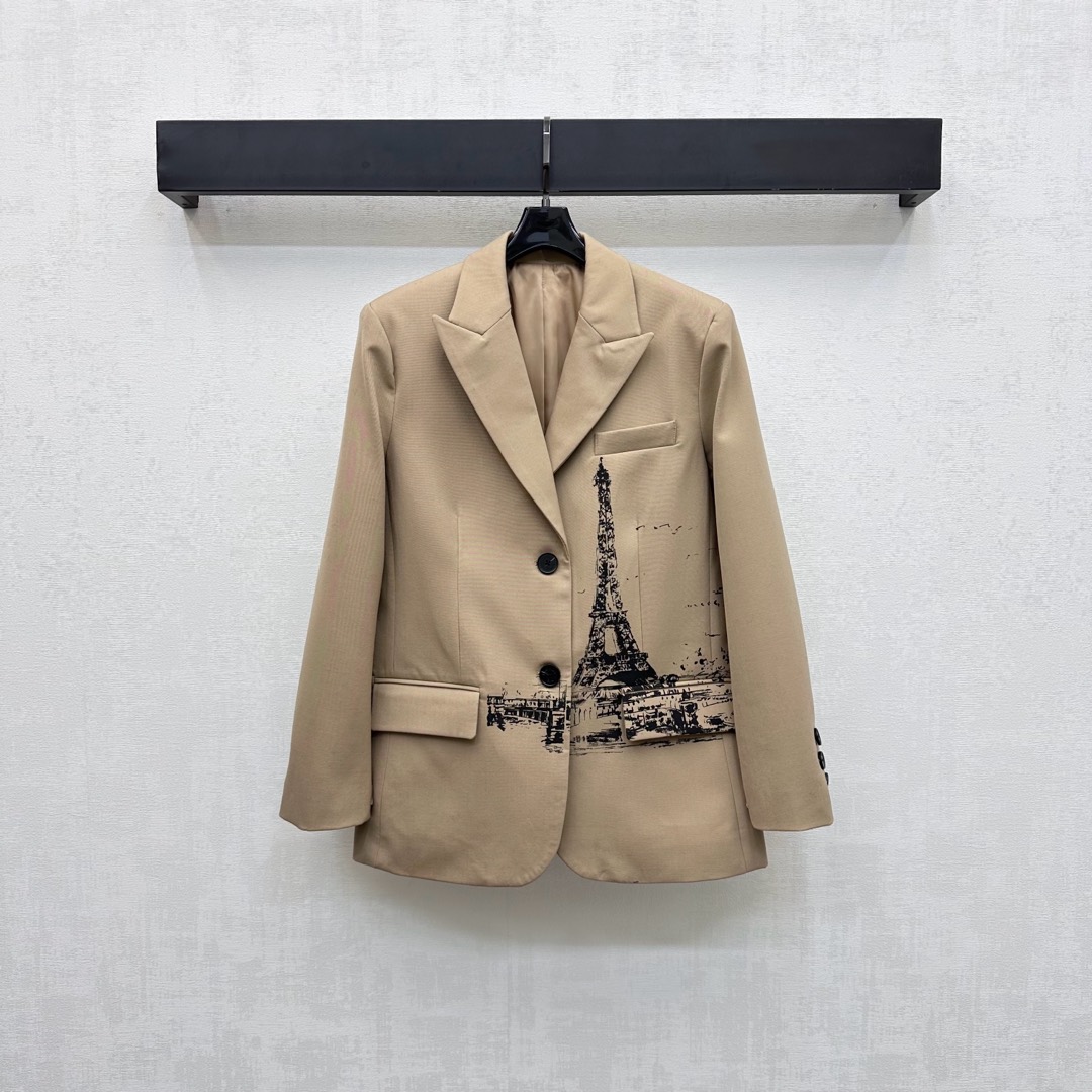 NO:500405,Dio*2025 new product is on the shelves of Paris Tower Suit Jacket Customized YB Imported Wool Material, High-quality Texture, Gunspin collar and open button to adjust symmetrical flip pocket design, add layered styling, and embellish the Paris Tower pattern elements on the side to highlight the brand tone, surface accessories development, lapel front shoulder suit jacket tailoring, create a simple and atmospheric feeling, and show luxurious taste when commuting and attending important occasions High-version 2 colors,,dior, jackets & coats,business suit,alexander wang19860909Dio*2025新品上架巴黎铁塔西装外套定制YB进口精纺羊毛材质 质感光泽高级 枪驳领配合开襟纽扣调节对称翻盖口袋设计 增添造型层次感 侧边点缀巴黎铁塔图案元素 彰显品牌调性 面辅料开发 翻领正肩西服外套剪裁 打造简约大气线条感 通勤与出席重要场合展现奢华品味  高版本2色,,dior,jackets & coats,business suit,alexander wang,Women's clothing