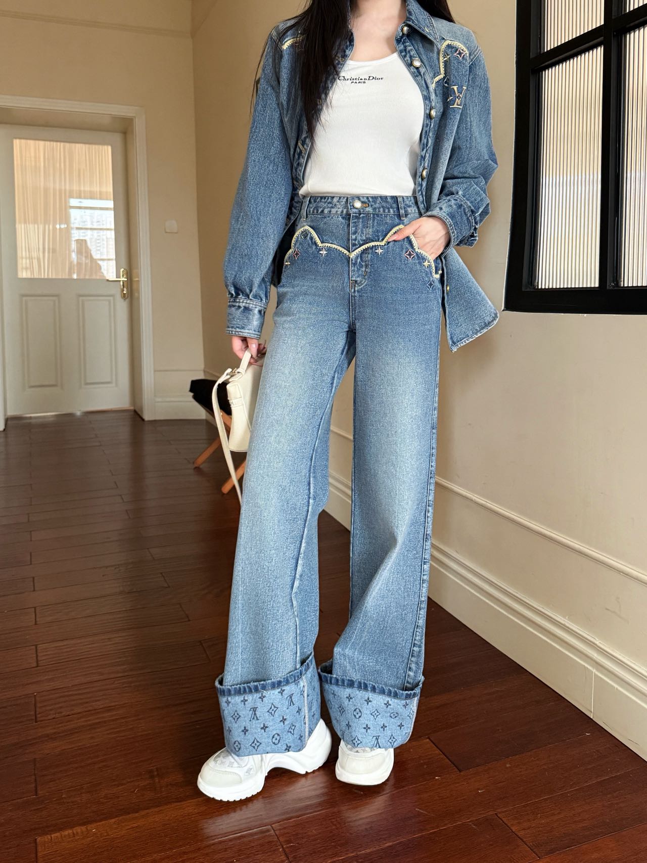 NO:739449,,,19860909,,,Women's clothing