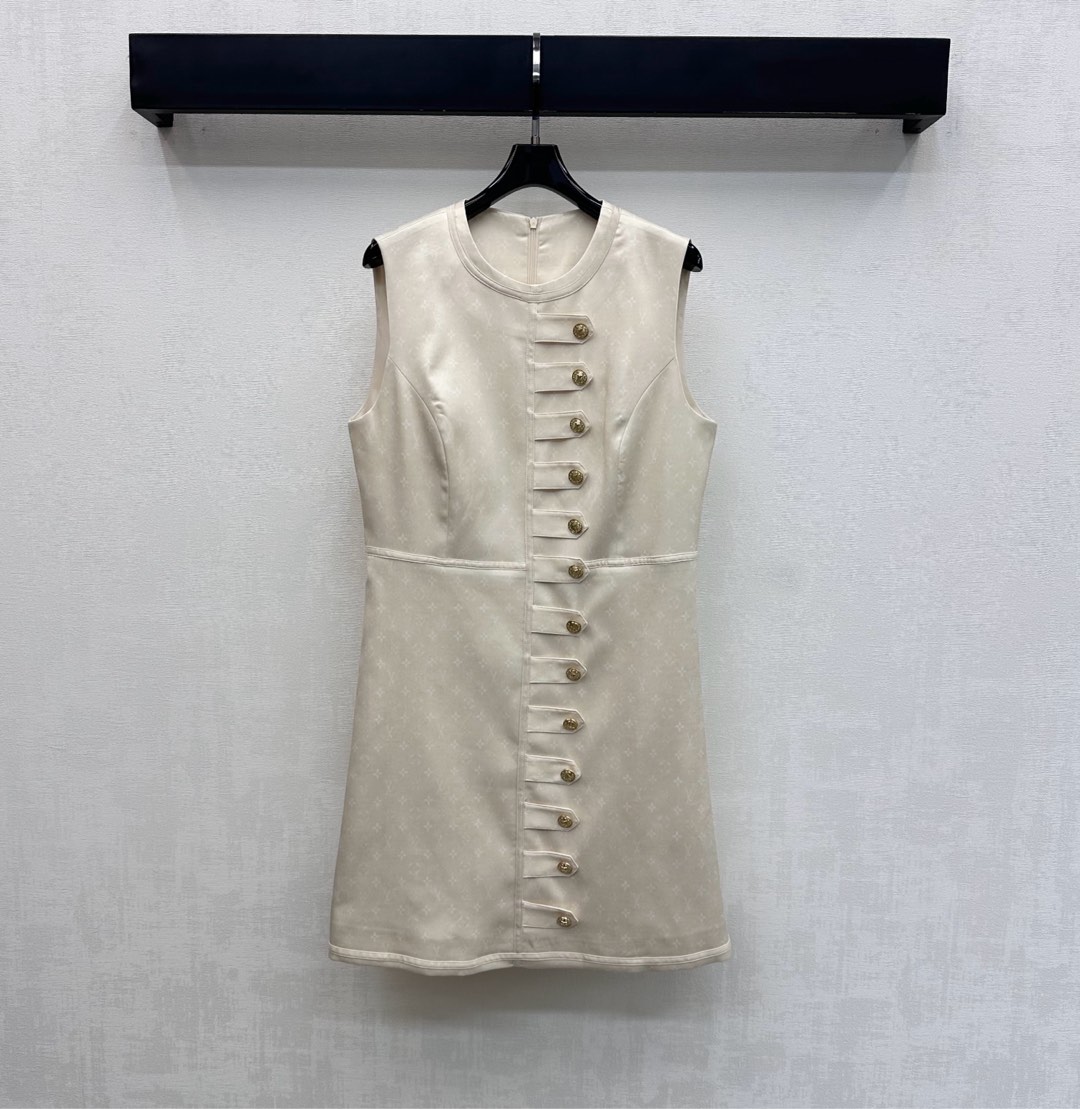 NO:708817,Louis Vuitto*2026 new arrivals printed buttoned vest dress customized with YB imported twill thick material. Slim and comfortable. Covered with dark patterned old printed four-leaf clover letter logo elements to highlight the brand tone. Gold breast button embellishment on the side adds layering to the look. Waist-in version to cover the flesh and show temperament. Surface accessories development. Sleeveless dress tailoring to show French elegance. High-end and fashionable for commuting and dating. High version 2 colors, louis vuitton, skirts,19860909Louis Vuitto*2026新品上架印花襟扣背心裙定制YB进口斜纹稠材质 垂顺舒适 满铺暗纹做旧印花四叶草字母徽标元素 彰显品牌调性 侧边金色排扣点缀设计 增添造型层次感 收腰版型遮肉显气质 面辅料开发 无袖连衣裙剪裁 尽显法式优雅感 通勤约会穿搭高级时髦   高版本2色,,louis vuitton,skirts,,Women's clothing