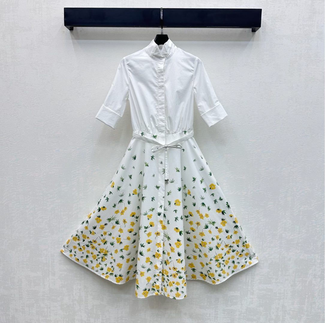 NO:717280,Dio*2026 new arrival printed bow dress made of imported YB twill cotton, breathable, comfortable and full of texture. The skirt is decorated with fresh yellow and green floral flowers to highlight the brand's tone. The umbrella-shaped pleated version is neat and versatile. Adjustable design with stand-up collar and placket buttons to add layering to the look. Development of surface accessories. Short-sleeved shirt dress tailoring. Sweet and age-reducing outfit for commuting and dating. High version, dior, skirts, T-shirt,19860909Dio*2026新品上架印花蝴蝶结连衣裙定制YB进口斜纹棉材质 透气舒适 质感十足 裙摆满铺点缀清新黄绿色碎花 彰显品牌调性 伞状压褶版型利落又百搭 配合立领开襟纽扣调节设计 增添造型层次感 面辅料开发 短袖衬衣裙剪裁 通勤约会穿搭甜美减龄   高版本,,dior,skirts,T-shirt,,Women's clothing