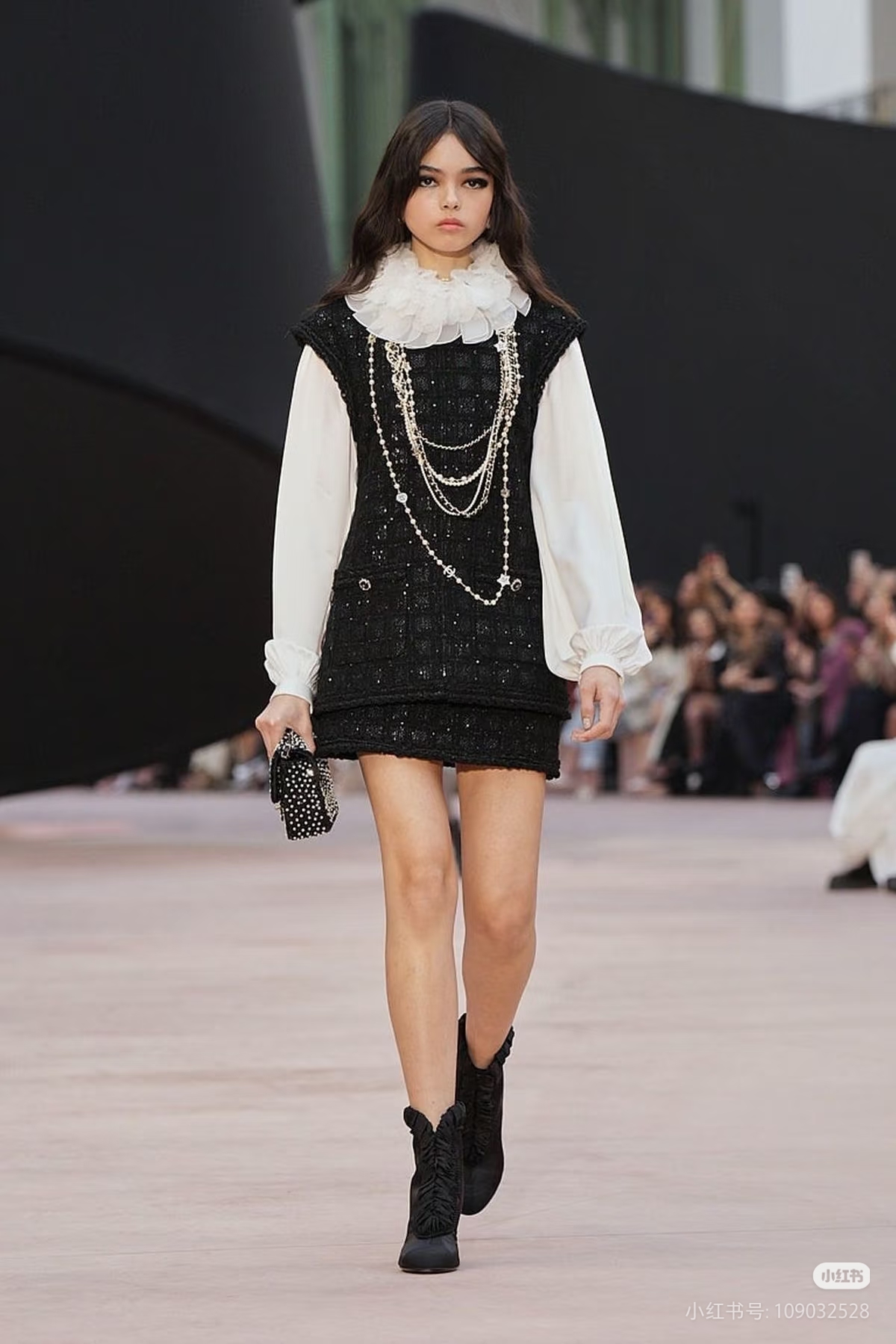 NO:731256,show pictures,,19860909秀图,,,Women's clothing