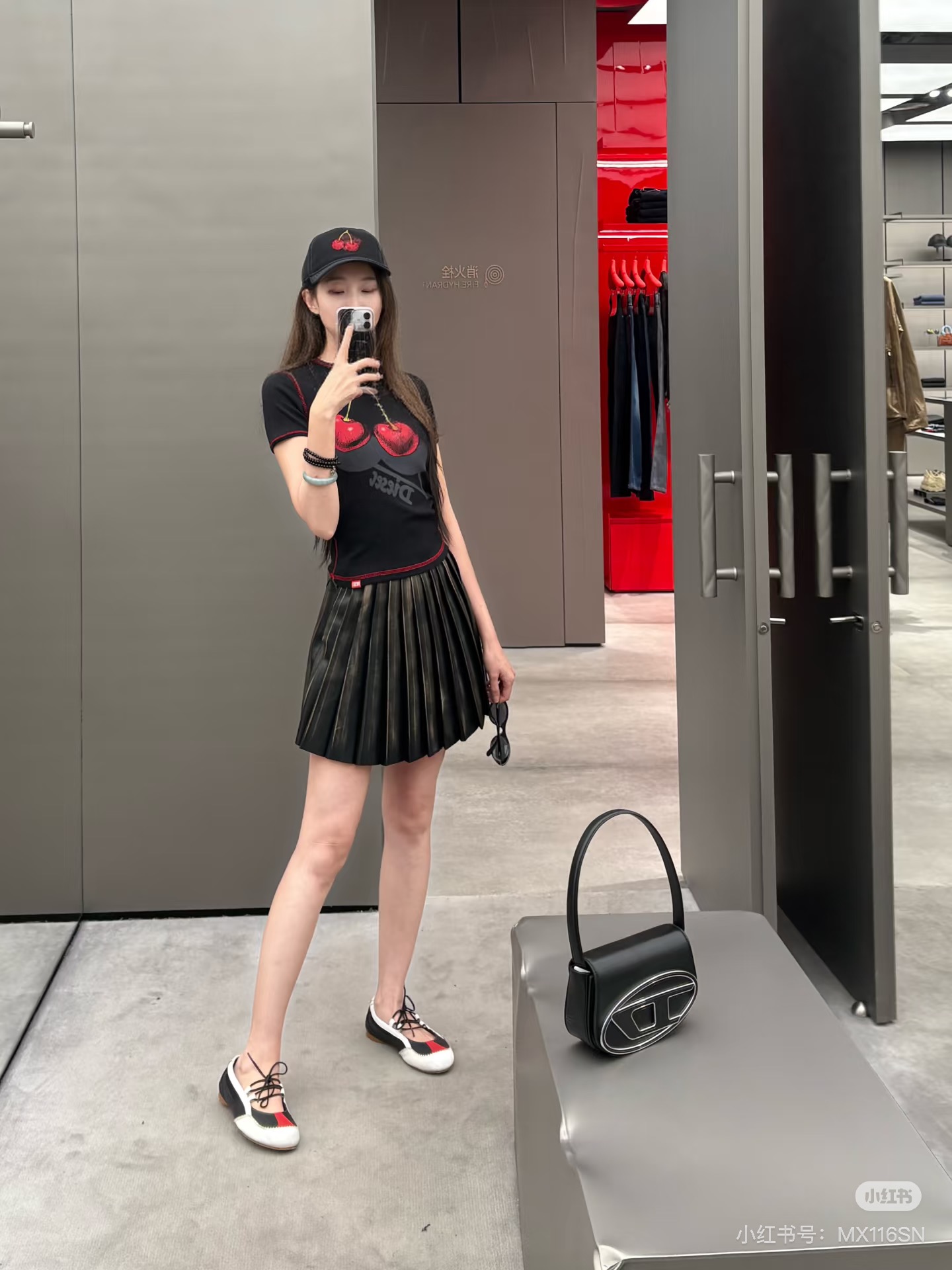 디젤 체리 프린트 여성 반팔 티셔츠 138919 썸네일 이미지