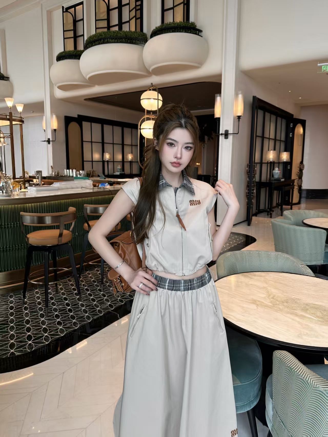 NO:738047,model pictures,,19860909模特图,,,Women's clothing