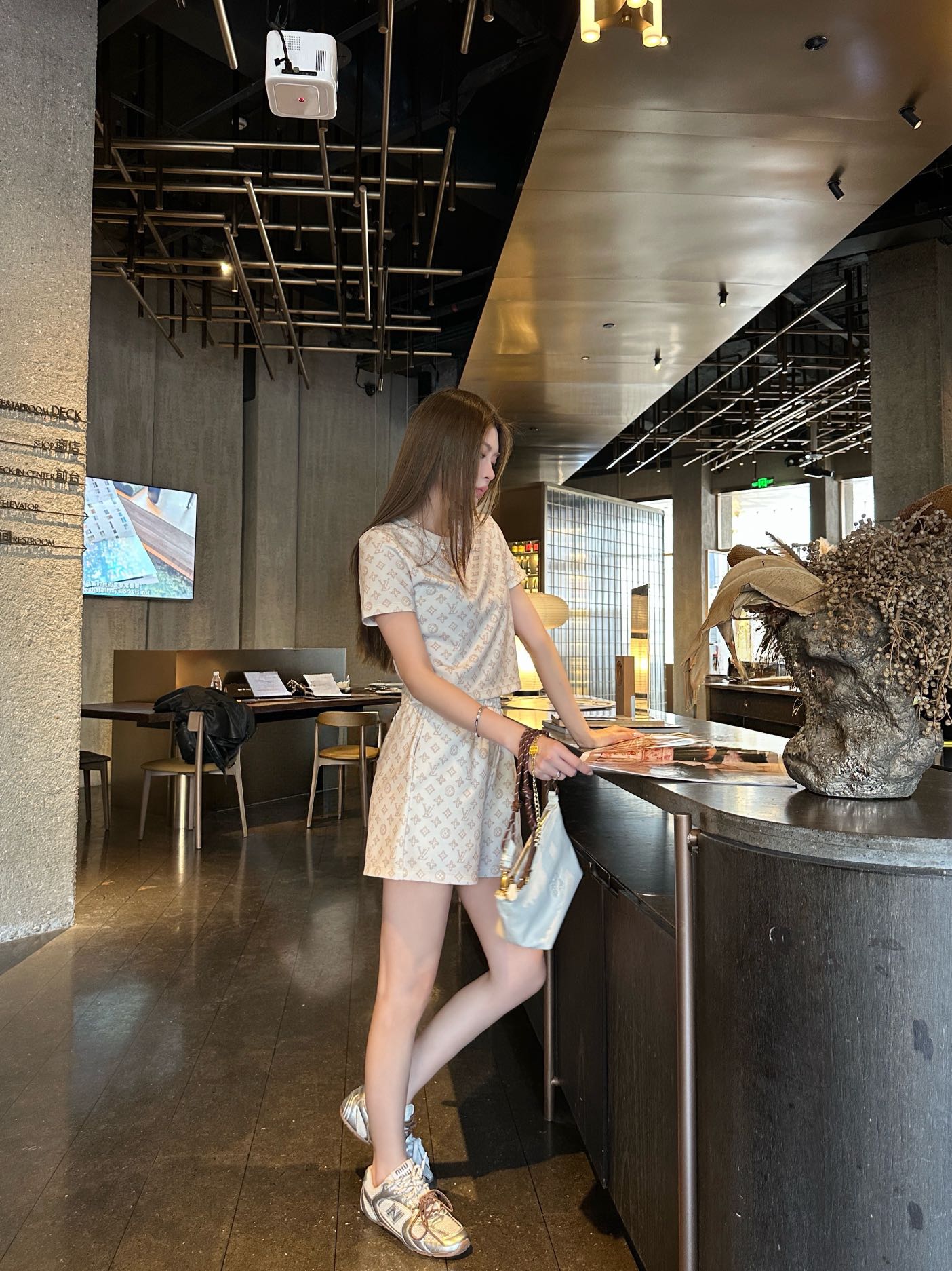 NO:742913,Model upper body picture,Louis Vuitton-clothing,louis vuitton,19860909模特上身图,路易威登-服装,louis vuitton,,Women's clothing