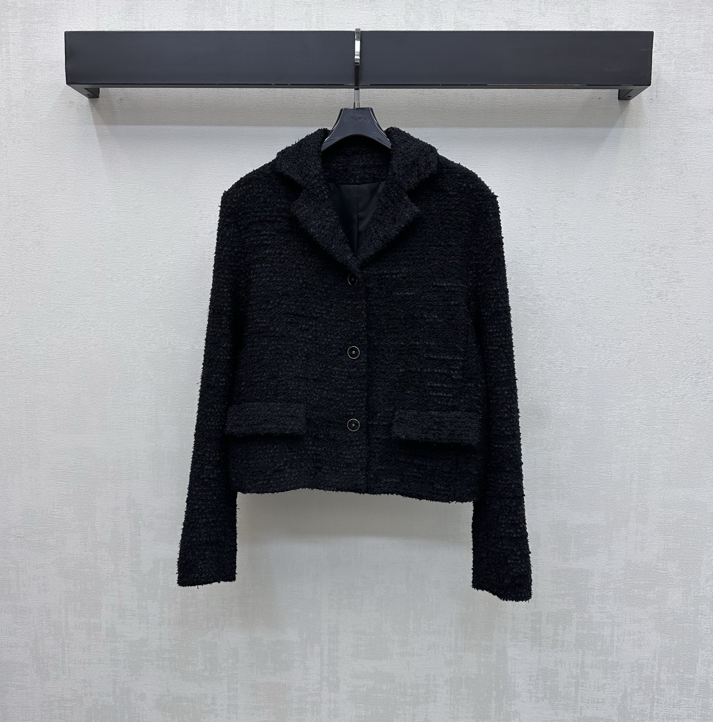NO:797719,Chane*2026 New Arrival Lapel Woven Dress Jacket Customized YB Imported Woolen Woolen Material High-grade Texture Full of Good Quality Straight Shoulder Pad Design Fits the Human Body More Slender and Upright All-over Woven Texture Interweaving Design Adds Layering to the Style Signature Double C's Engraved on the Placket Button Adjustment Decoration Echoes the Cuffs Highlighting the Brand's Tonality Development of Surface Accessories Gun-notch Lapel Dress Jacket Tailored with Intelligent and Gentle Upper Body The Best Choice for Formal Occasions  High version 36 38 40,,chanel,jackets & coats,19860909Chane*2026新品上架翻领编织洋装外套定制YB进口粗纺羊毛呢材质 质感高级 品相十足 正肩垫肩设计贴合人体 更显身姿纤细挺拔 通体编织肌理交织设计 增添造型层次感 开襟刻印标志性双C 纽扣调节装饰与袖口相互呼应 彰显品牌调性 面辅料开发 枪驳翻领洋装外套剪裁 上身知性温柔 出席正式场合的不二之选  高版本36 38 40,,chanel,jackets & coats,,Women's clothing