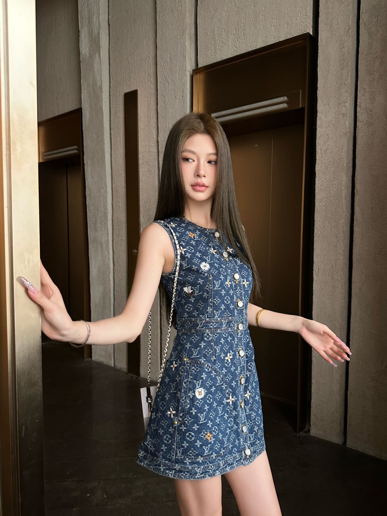 NO:822668,model pictures,,19860909模特图,,,Women's clothing