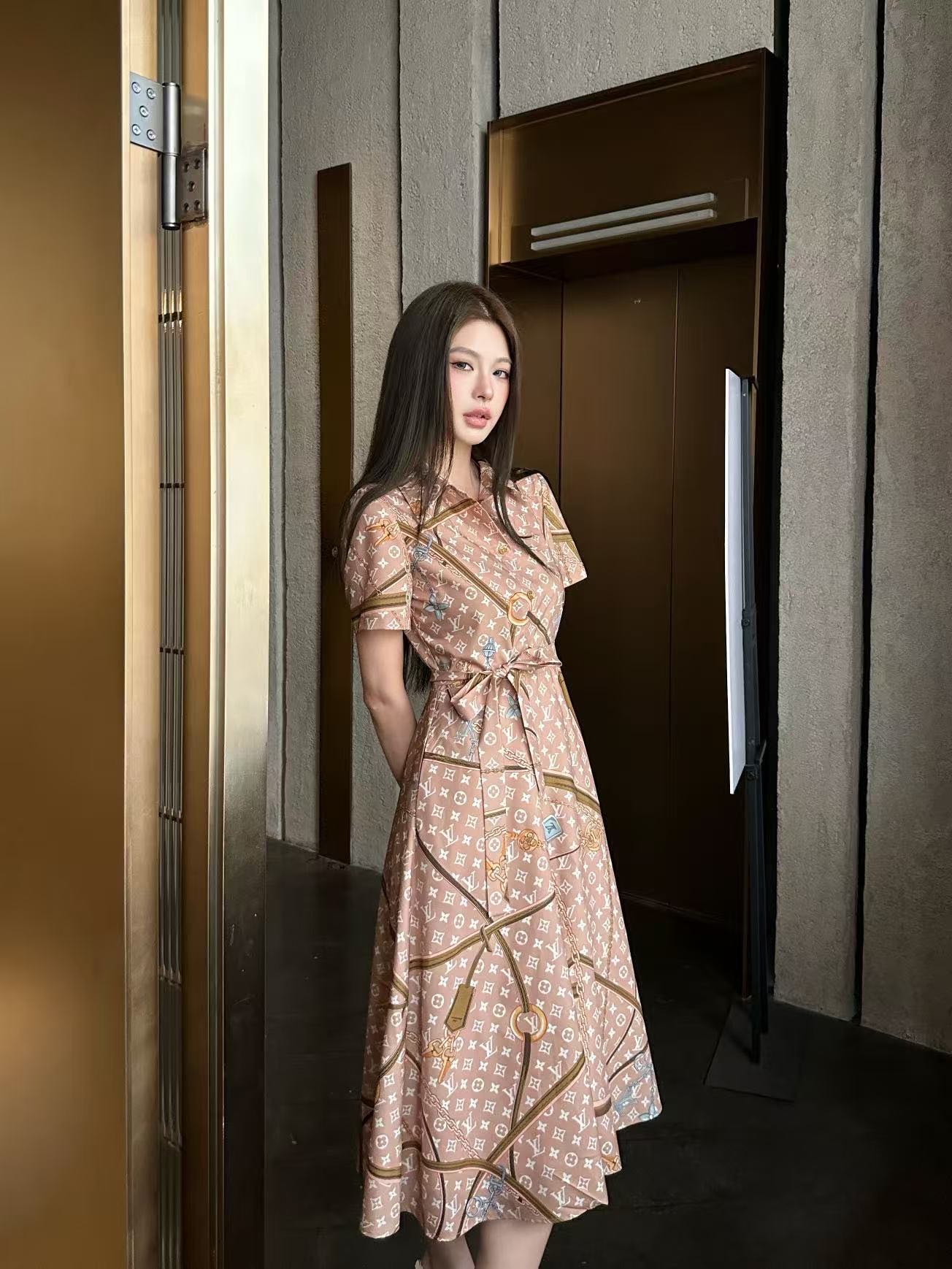NO:837556,model pictures,,19860909模特图,,,Women's clothing