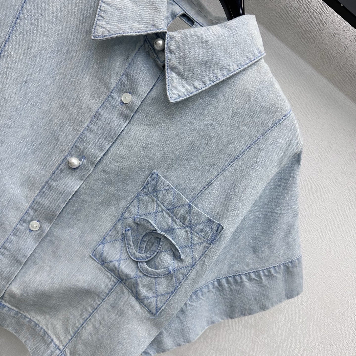 샤넬 여성 반팔 131902 Chanel T Shirt 썸네일 이미지