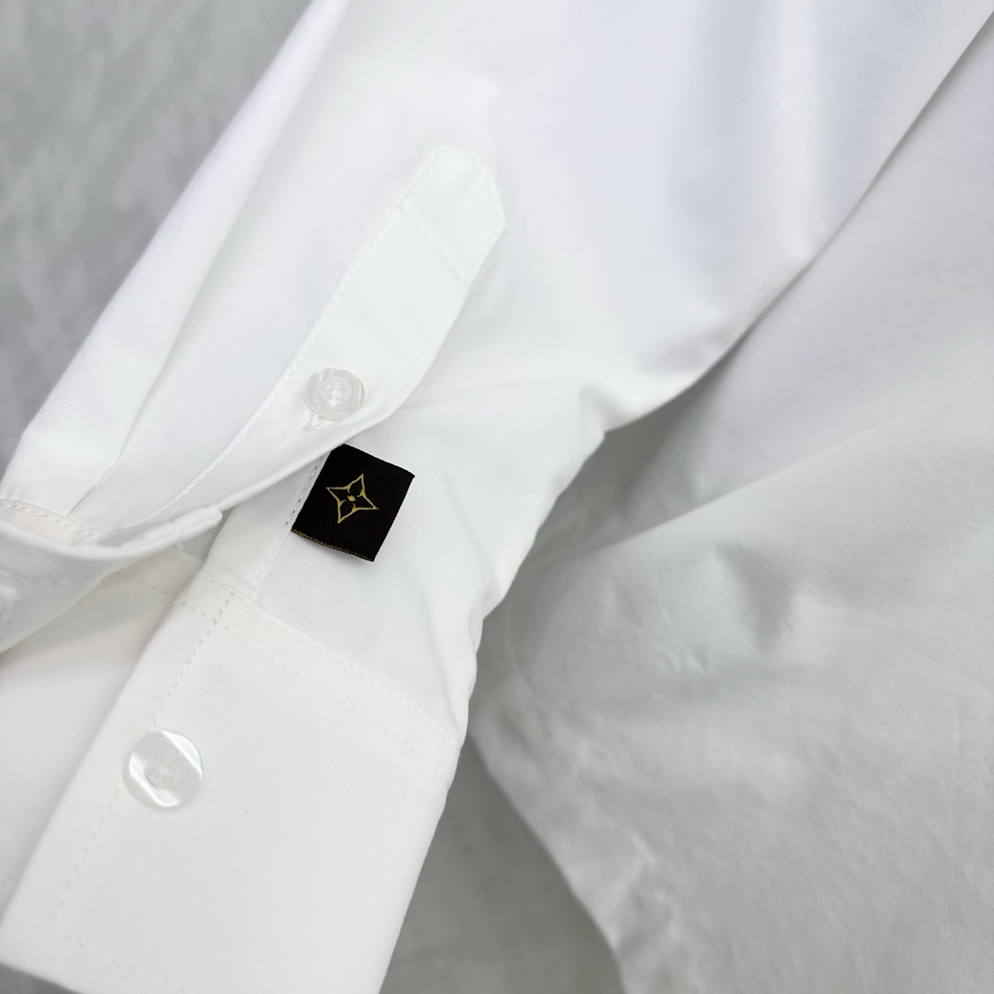 루이비통 여성 셔츠 135442 Louis Vuitton Shirt 썸네일 이미지