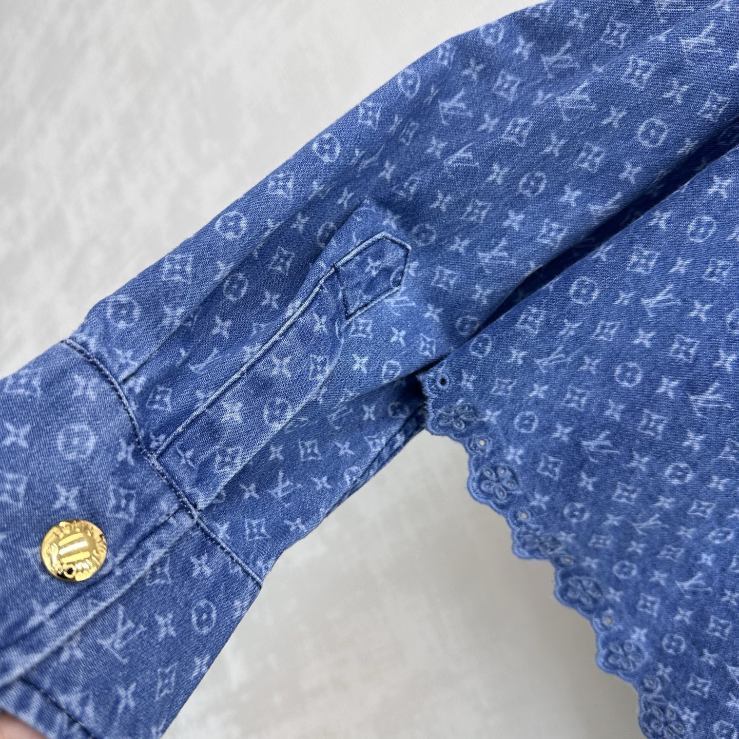 louis vuitton monogram denim cropped shirt