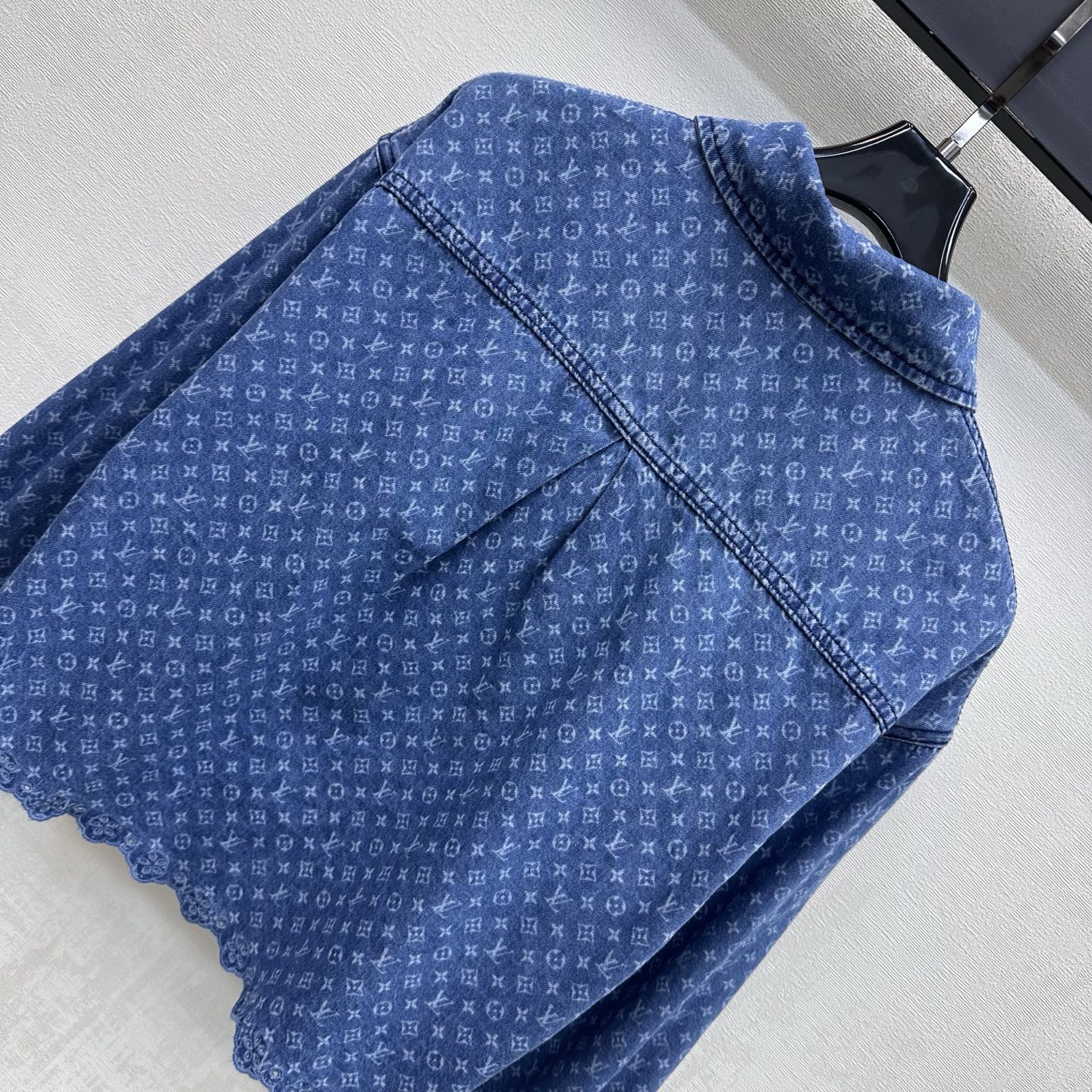 louis vuitton monogram denim cropped shirt
