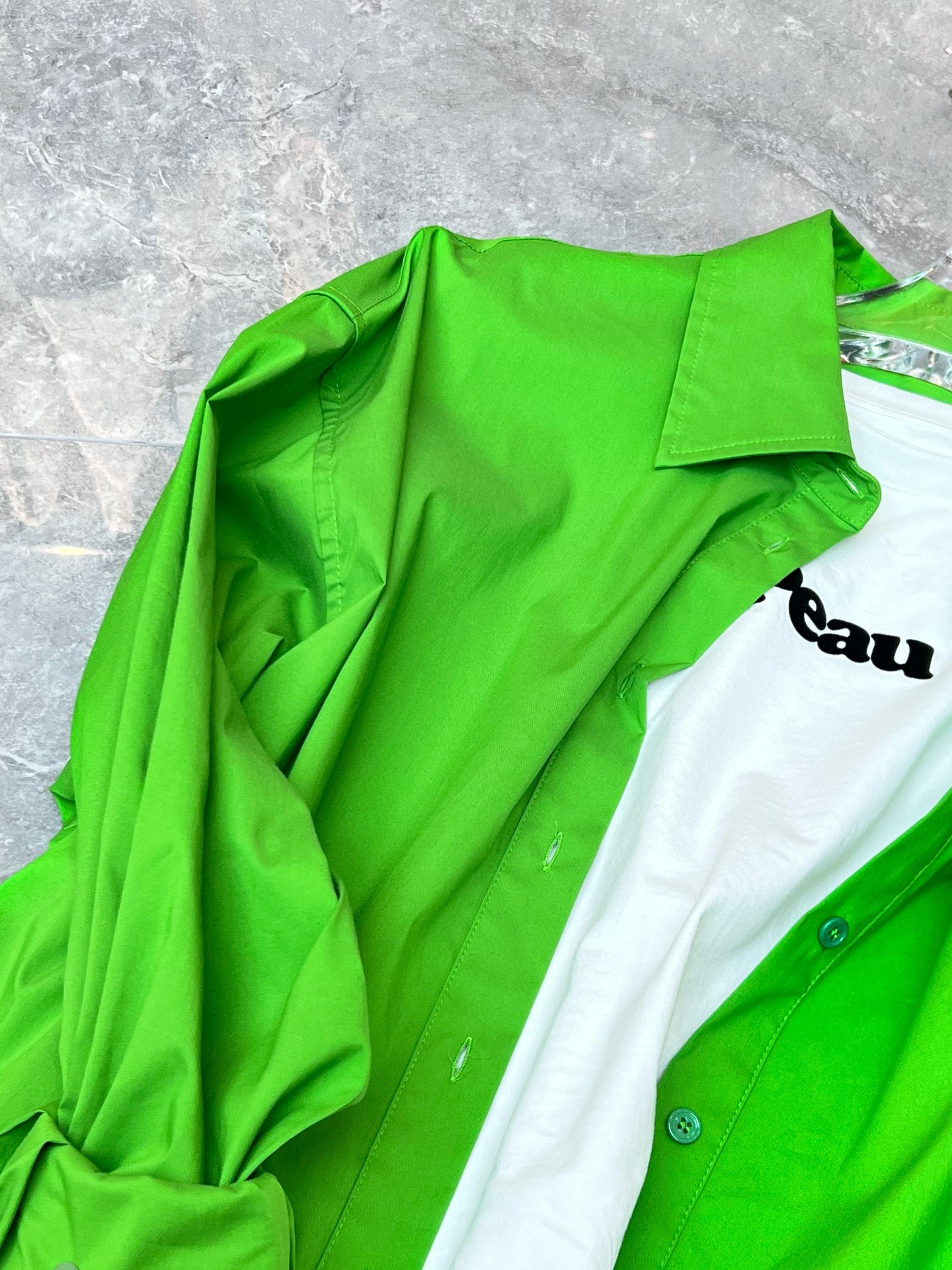 High-Quality Women’s BV Packaged Green Shirt: Fashionable and Versatile Statement Piece - 图片 7