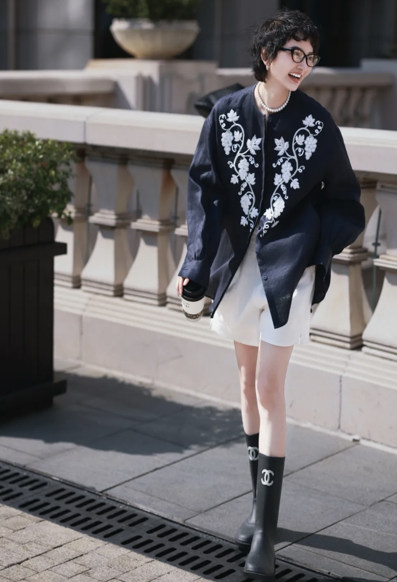 High-End Women’s Suit: Natural Paralyzing Embroidered Shorts for Summer Fashion - 图片 4