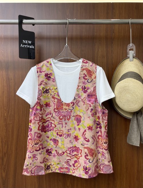 Elegant Floral Jacquard Vest & T-Shirt Set | New Chinese Style | S-XL 1 Elegant Floral Jacquard Vest & T-Shirt Set | New Chinese Style | S-XL