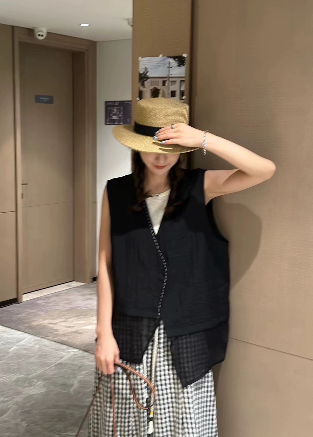 High-End Women’s Clothes: Stylish Designs for a Relaxed yet Chic Look - 图片 6